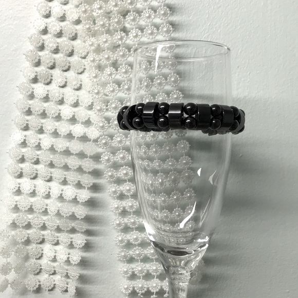 8/$25 🌺💐🌸Hematite bracelet - Picture 1 of 3